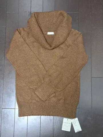 index 브라운 터틀넥 니트 스웨터 F4