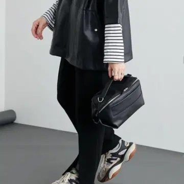 ear PAPILLONNER 소가죽 숄더백 블랙