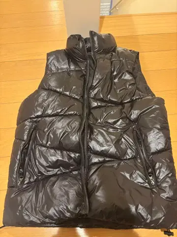 블랙 다운 베스트