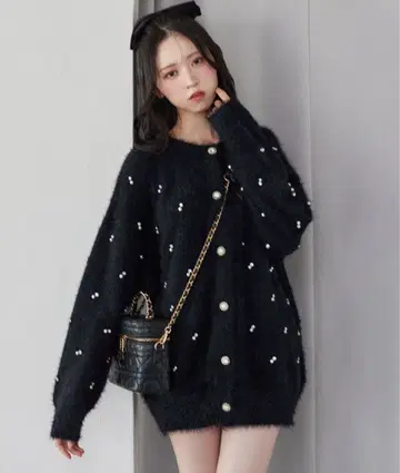 NICE CLAUP 비쥬 페더 롱 가디건 블랙