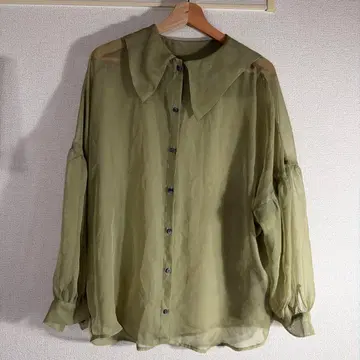 올리브색 빅 칼라 긴팔 셔츠 L