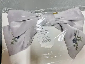 그레이 꽃무늬 자수 리본 헤어 액세서리 F.i.n.t