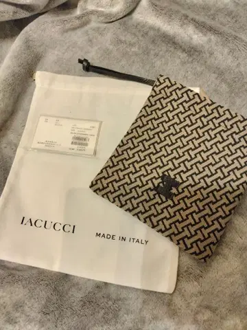 IACUCCI 기하학 패턴