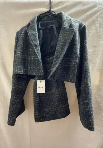 트위드 숏 기장 자켓 x 미니 스커트 셋업