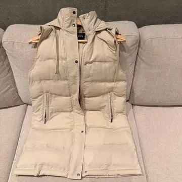 ZARA 후드 부착 베이지 다운 베스트 XS