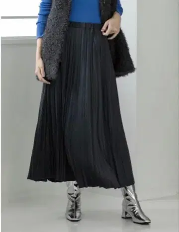 OPAQUE CLIP 페이크 스웨이드 플리츠 스커트