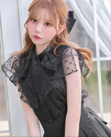 [ 새상품 ] 미셸 마카롱 튤 리본 블라우스 블랙