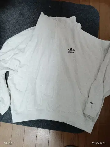 엄브로 하프 지퍼 맨투맨