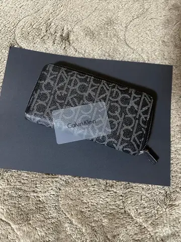 Calvin Klein 블랙 장지갑