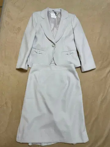 attrice 포멀 슈트 베이지가 가미된 화이트 셋업 13호