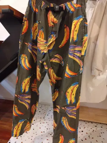 바나나 패턴 카고 팬츠 올리브 그린
