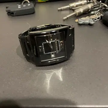 인디펜던트 손목시계