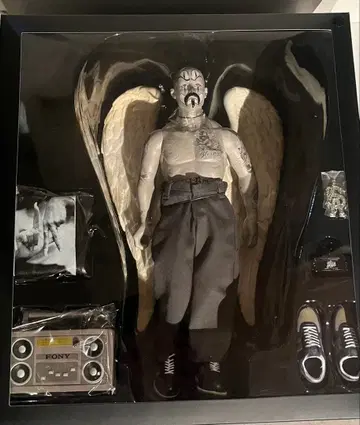 MISTER CARTOON The Lost Angel 피규어