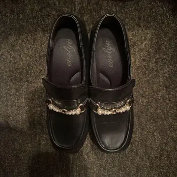 evelyn 펄 비트 슈즈 통굽 로퍼 블랙 M 사이즈