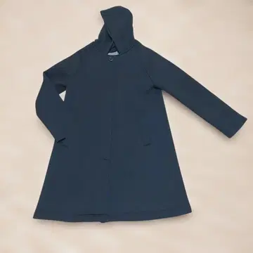 후드 부착 블랙 코트 던보루 니트