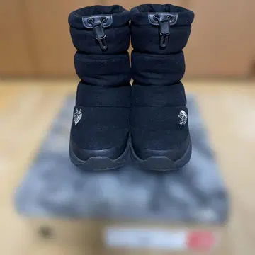 THE NORTH FACE 블랙 부츠