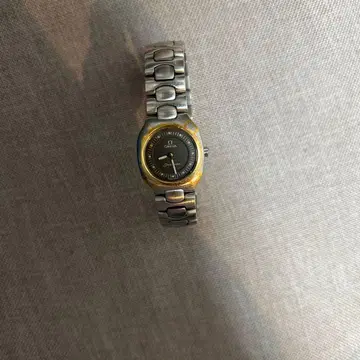 Omega 손목시계