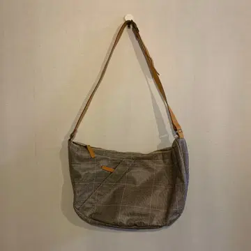 츠모리 치사토 체크 숄더백