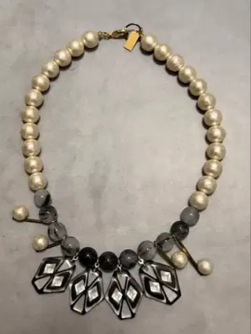 쁘띠 로브 노아르 petite robe noire 목걸이