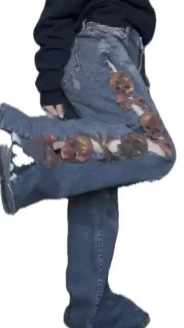 스컬 프린트 부츠컷 데님