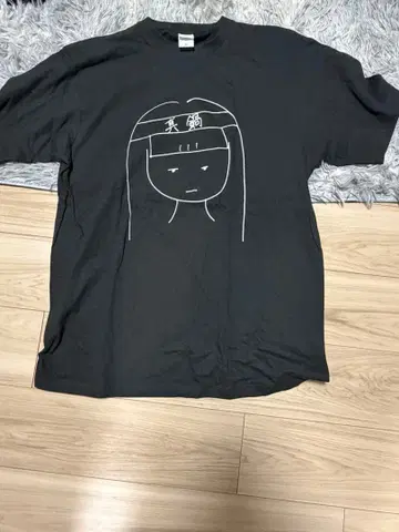 마나베 나기사 T셔츠 블랙