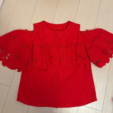 Rirandture 자수 케이프풍 블라우스