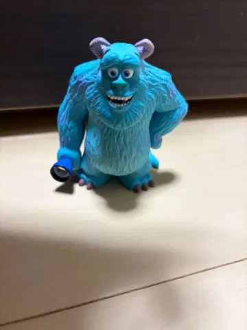 샐리 피규어 손전등 포함