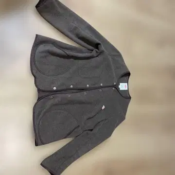 단톤 브라운 버튼 가디건