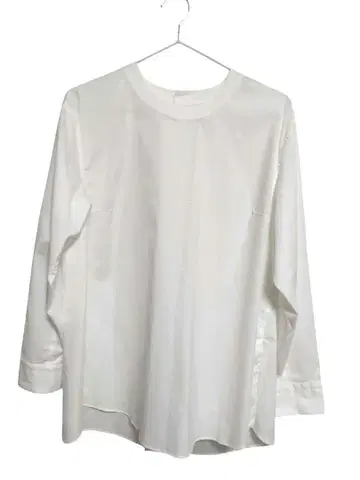 비어즐리 뒷단추 사이드 슬릿 블라우스