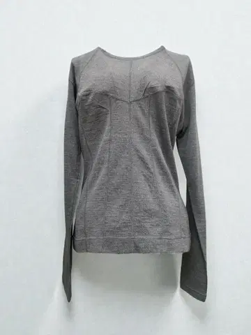 아츠로 우타야마 그레이 롱 T