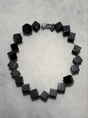 쁘띠 로브 느와르 petite robe noire 목걸이