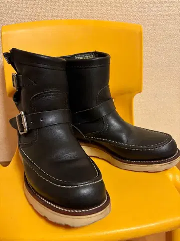 블랙 가죽 엔지니어 부츠 버클 포함