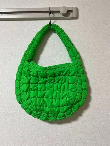 COS 퀼팅 숄더백 그린