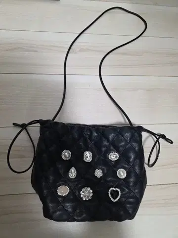 모티브 비쥬 숄더백 16,500엔