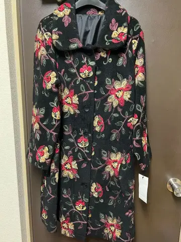 H.P.I INC. 꽃무늬 롱 코트 M-L 블랙