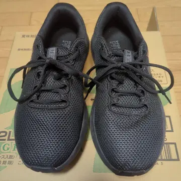 언더아머 블랙 스니커즈 26.5cm