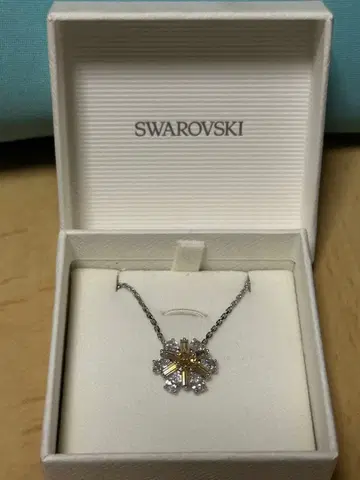 Swarovski 눈꽃 목걸이