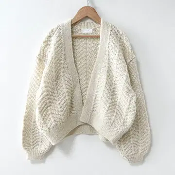 새상품급 카구레 페루 해린본 가디건 아이보리 2024AW