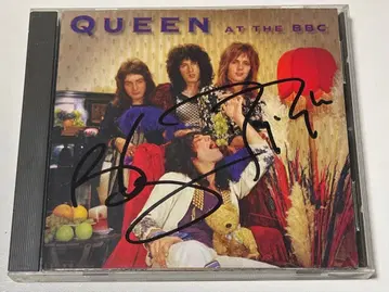 QUEEN AT THE BBC 사인 포함