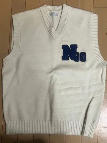 ZARA V넥 니트 베스트 M 사이즈