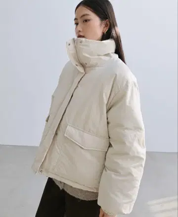 아이보리 다운 자켓 M 사이즈