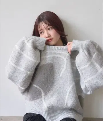 12/15 금일 한정 판매 멜로우 네온 뉘앙스 무늬 니트