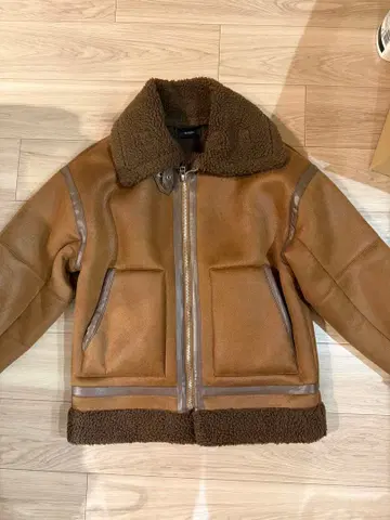 EMODA 브라운 무스탕 자켓 오버 컬러 코쿤