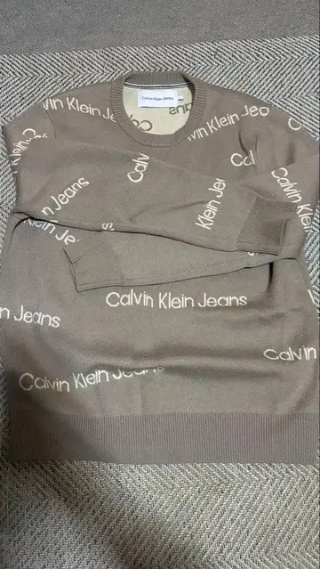 [ 새상품급 ] 캘빈 클라인 진스 로고 스웨터 L