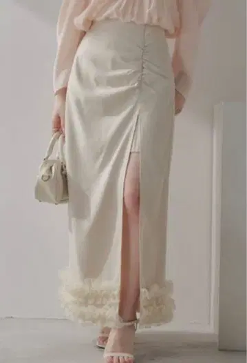 프릴 헴 슬릿 치마바지 새상품 ECREL 화이트
