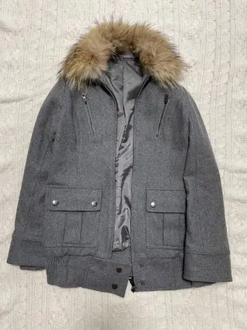 그레이 퍼 포함 다운 자켓