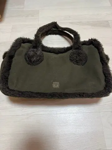 ANNA SUI 올리브 그린 핸드백