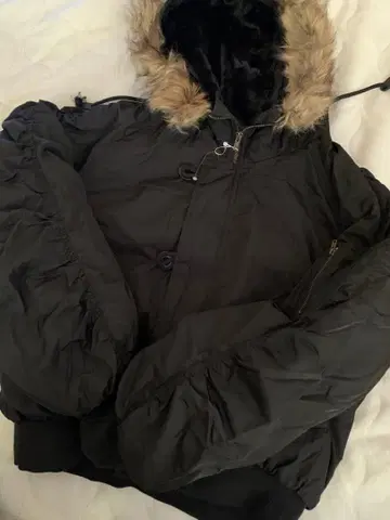 블랙 퍼(fur) 부착 밀리터리 자켓