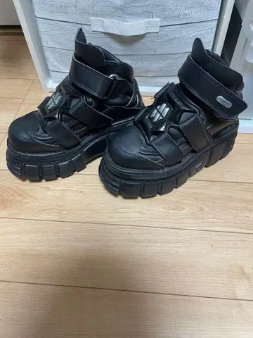 NEW ROCK 블랙 통굽 M-285-V3