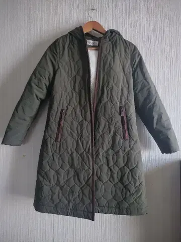 nuvel.sports 올리브 그린 퀼팅 롱 코트 사이즈 S